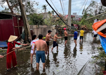 Thousands evacuated as floods sweep Vietnam following typhoon