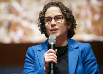 Who is Karen Dunn, top Google lawyer moonlighting as Kamala Harris' campaign coach?