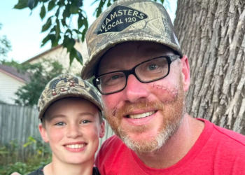 Wisconsin boy, 12, shoots and kills bear as it mauls his father