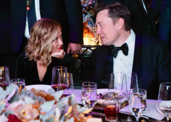Elon Musk's mother addresses rumors of romance between son and Italian PM Giorgia Meloni