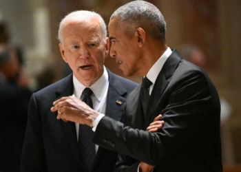 Watch: Lip reader decodes candid Biden-Obama exchange: Kamala is "not as strong"