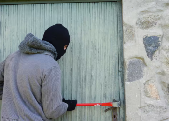 Burglar in Wales breaks in, does household chores, has some wine and leaves a creepy note