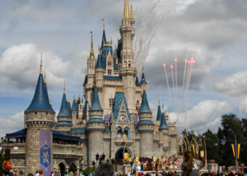 Florida: Fired Disney employee hacks system, alters food menus with errors and profanities