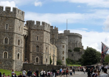 Royal security breach: Masked burglars break into Windsor Castle stealing two vehicles