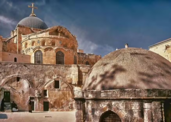 Archaeologists make groundbreaking find at historic Jesus' crucifixion site