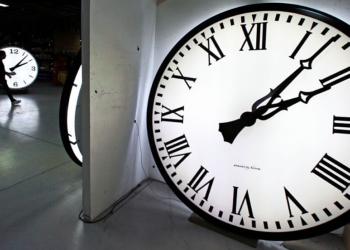 The dark side of 'falling back': How the end of daylight saving time affects America