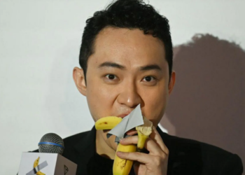 Watch: Crypto entrepreneur eats $6.2 million banana art piece