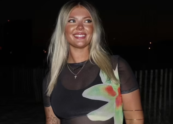 Texas woman, 23, goes blind in one eye after swimming with contact lenses