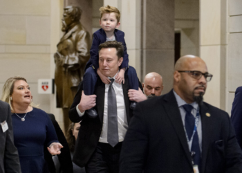 Elon Musk attends Trump government meeting with son Lil X on his shoulders