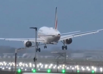 Watch: Plane wobbles dramatically during landing at Heathrow amid Storm Darragh