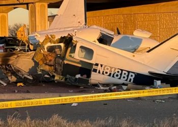 Plane crash on Texas highway