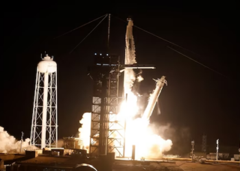 Power failed at SpaceX mission control before September spacewalk by NASA nominee