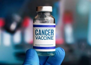 Russia develops its own cancer vaccine, will distribute it for free from 2025