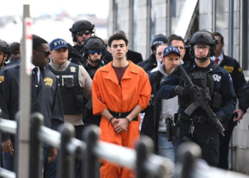 Supporters rally behind accused CEO killer Luigi Mangione as defense fund nears $200,000