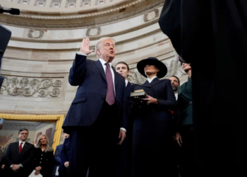 Watch: Trump’s hand wasn’t on the Bible during the oath of office: Does it matter? 
