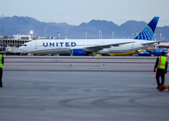Man banned by United Airlines for urinating on sleeping co-passenger