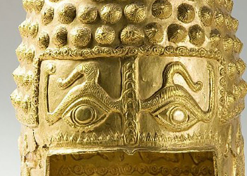 Thieves blow up museum door and steal ancient artifacts, including a 2,500-year-old gold helmet