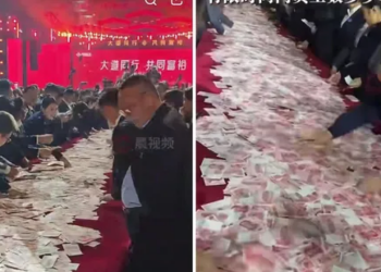Watch: Chinese mining company lays out $11 million cash on table; employees given 15 minutes to take ‘as much cash as they can count’