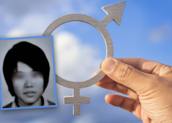 Chinese woman with dual reproductive systems becomes both 'mother' and 'father'