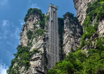 China’s Wulingyuan: A natural marvel with billion-dollar gold deposits and the world’s tallest 900-foot outdoor elevator