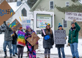 Vance family moved to ‘undisclosed location’ after pro-Ukraine protesters swarm ski resort