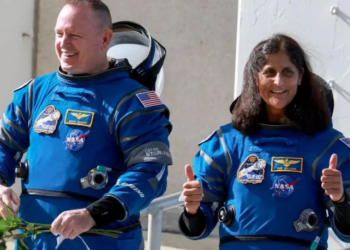 Rescued astronauts recall moment they learned of extended mission