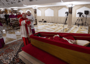 The real reason Pope Francis’ simple coffin is not placed on a raised bier or catafalque