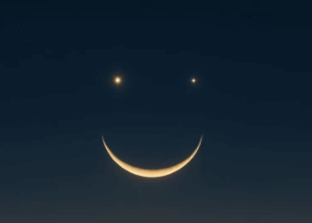 Celestial smiley face in the sky: Crescent moon joins Venus and Saturn in rare alignment