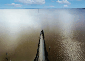 California’s ‘Ghost Lake’ returns after 130 years, submerging 94,000 acres of farmland