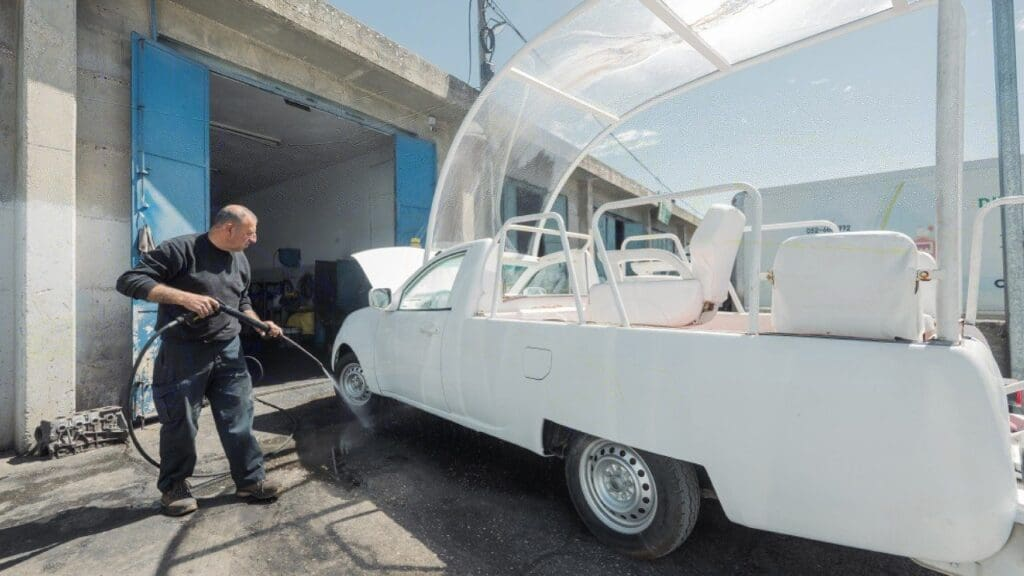 Pope Francis' Popemobile transforms into mobile health clinic for Gaza children