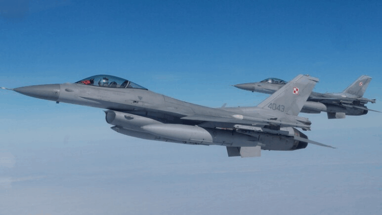 Swarm of unidentified objects seen near critical US military sites ...
