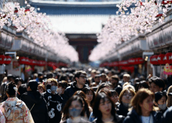 Decades-old comic book predicts a massive earthquake and tsunami in Japan in July 2025 —Tourists panic, flights cancelled