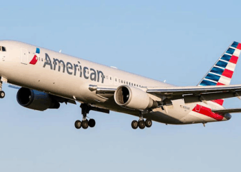 Chaos at 30,000 feet: Kansas man goes shirtless, assaults attendant on American Airlines flight