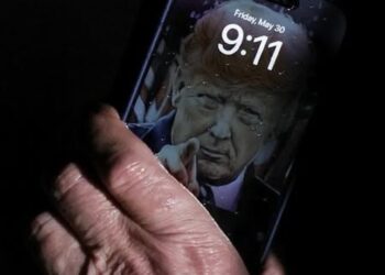 Former President Donald Trump is once again the subject of online chatter, this time, not for a speech, a rally, or a Truth Social post, but for the photo on his iPhone lock screen.