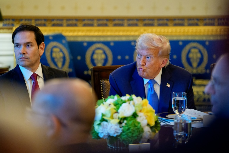 AI-Powered Scam: Marco Rubio Imposter Targets US Officials on Signal