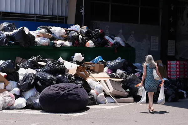 Philadelphia Ends Trash Pickup Strike With Tentative Union Deal