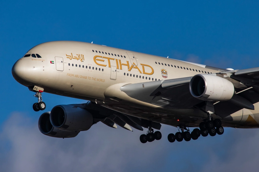 Etihad Warns Pilots on Fuel Switch Use Amid Air India Probe