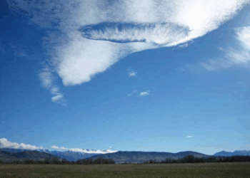 Study Finds Airplanes Are Triggering Rain and Snow Through Hole-Punch Clouds—Here’s How