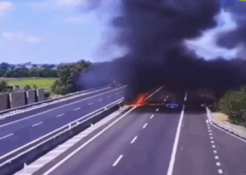 Watch: Plane Nosedives and Smashes into busy Italian Highway, Causing Deadly Fiery Explosion