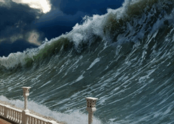 The Most Devastating Tsunamis in History: Height, Destruction, and Human Toll