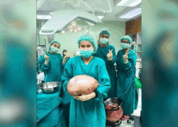 Thai Woman, Mistaken for Overweight, Undergoes Life-Saving Surgery to Remove 8 kg Ovarian Tumor