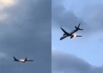 Condor Flight from Greece Spits Fire Mid-Air, Forces Emergency Landing, Passengers Send Goodbye MeCondor Flight from Greece Spits Fire Mid-Air, Forces Emergency Landing, Passengers Send Goodbye Messagesssages