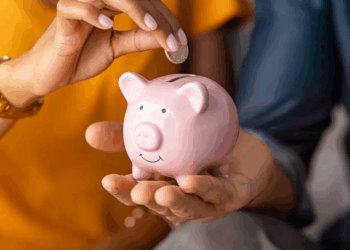 How Childhood Shapes FinanHow Childhood Shapes Financial Behaviorscial Behaviors