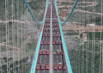 World’s Tallest Bridge in China Passes Safety Test With 96 Heavy Trucks, Set to Transform Travel in Guizhou
