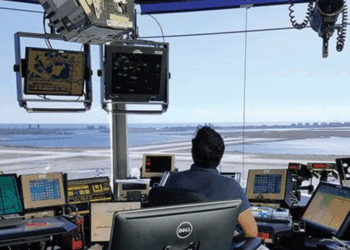 Plane From Paris Forced to Circle Corsica After Air Traffic Controller Sleeps Through Landing