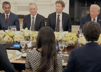 ‘How Much Will You Invest in US?’: Donald Trump Presses Tim Cook a‘How Much Will You Invest in US?’: Donald Trump Presses Tim Cook at White House Tech Dinnert White House Tech Dinner