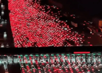 Watch: Cars Stuck for Miles as China’s Wuzhuang Toll Station Sees Massive Post-Holiday Traffic Jam