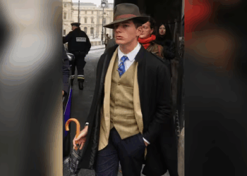 Mystery Man In Viral Photo After Louvre Jewel Heist Sparks Online Frenzy