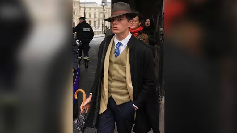 Mystery Man In Viral Photo After Louvre Jewel Heist Sparks Online Frenzy
