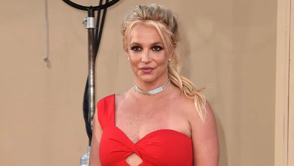 Britney Spears deletes Instagram after emotional posts about sons